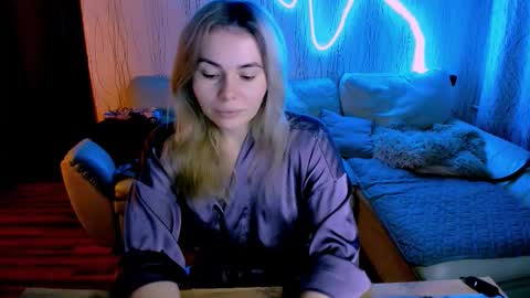 Lora online show from December 16, 3:00 am