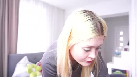 Lora online show from February 17, 7:38 am