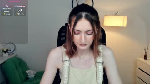 Lora online show from November 28, 9:34 am