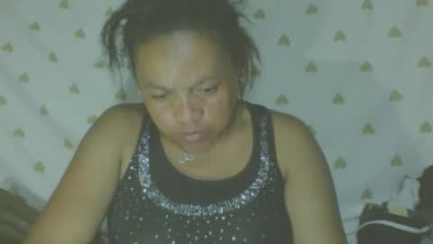 Snapshot of lorahxvane chatting on April 28, 12:21 pm LorahxVane online show from April 28, 12:21 pm