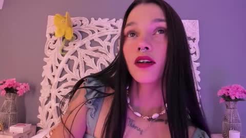 loraineblake online show from February 16, 1:18 pm