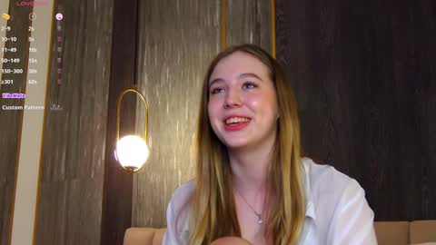 Snapshot of loraineluff chatting on January 29, 11:35 pm Loraine online show from January 29, 11:35 pm