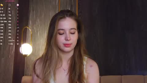 Snapshot of loraineluff chatting on March 7, 8:44 pm Loraine online show from March 7, 8:44 pm