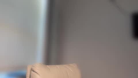 Cale online show from February 6, 6:33 pm