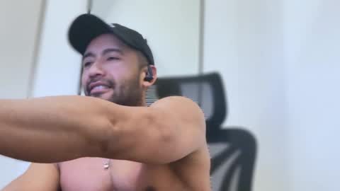 Cale online show from February 21, 11:55 am