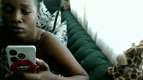 Snapshot of loreencutie chatting on March 25, 10:21 am loreen online show from March 25, 10:21 am