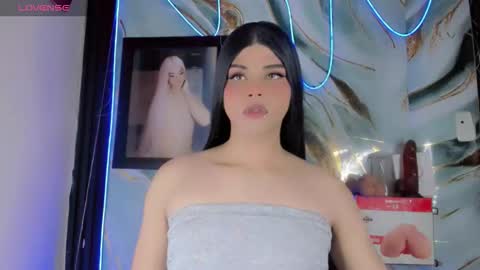 lorems_ online show from February 4, 12:22 pm