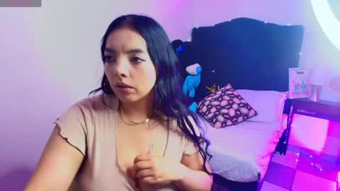 Snapshot of loren_44tits chatting on May 8, 9:20 pm Loren online show from May 8, 9:20 pm