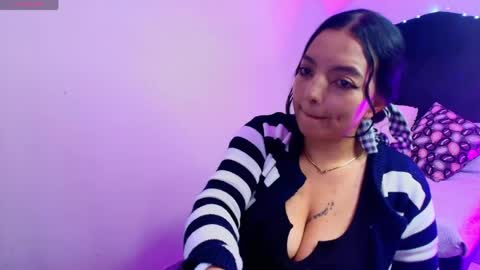 Snapshot of loren_44tits chatting on May 11, 9:12 pm Loren online show from May 11, 9:12 pm