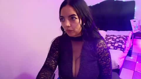 Snapshot of loren_44tits chatting on May 24, 1:21 am Loren online show from May 24, 1:21 am