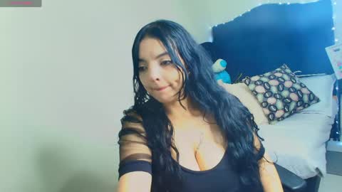 Snapshot of loren_44tits chatting on May 27, 7:55 pm Loren online show from May 27, 7:55 pm