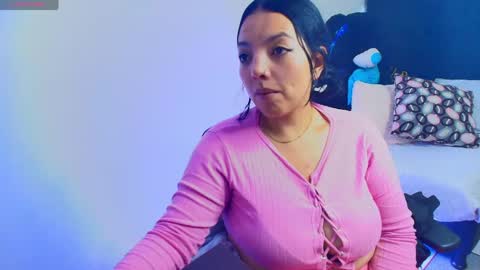 Snapshot of loren_44tits chatting on June 3, 8:58 pm Loren online show from June 3, 8:58 pm