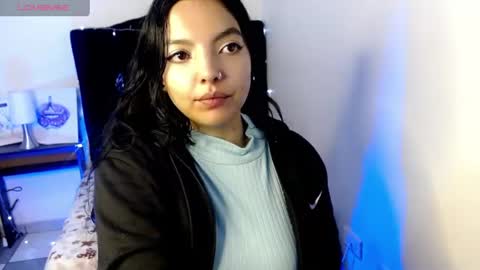 Snapshot of loren_44tits chatting on August 2, 4:05 pm Loren online show from August 2, 4:05 pm