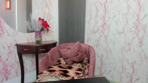 Snapshot of lorena_watson chatting on December 31, 5:44 am lorena_watson online show from December 31, 5:44 am