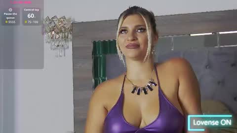 Snapshot of lorenaryan chatting on June 30, 9:43 am lorenaryan online show from June 30, 9:43 am