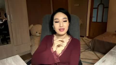 Kira online show from June 11, 1:20 pm
