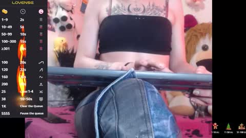 lorenitha online show from December 22, 11:51 am