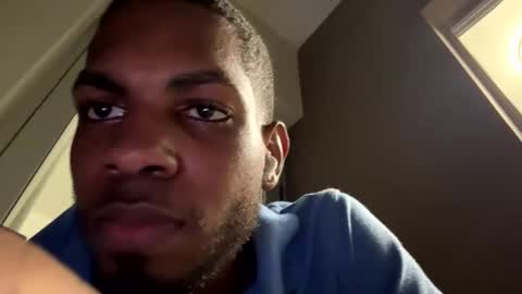 Snapshot of lorenzo17a chatting on January 1, 12:00 am lorenzo17a online show from January 1, 12:00 am