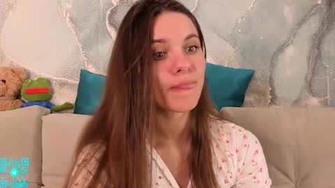 Snapshot of lorettadunnelli chatting on June 20, 5:49 pm Chloe for Fan BlackHole online show from June 20, 5:49 pm