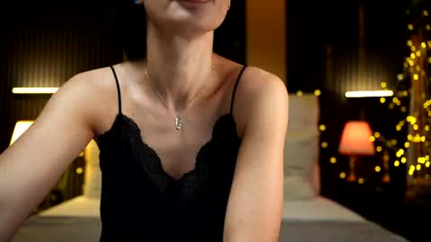 Snapshot of lorettelorenaa chatting on July 4, 4:18 am LoretteLorena online show from July 4, 4:18 am
