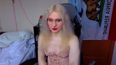 Lori -----------------------------------    online show from March 19, 1:59 pm