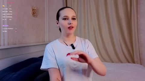 Mia online show from November 13, 2:49 pm