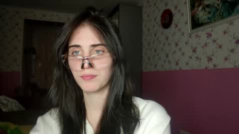 Kira online show from November 20, 3:45 pm