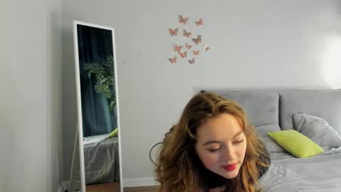 Snapshot of loritakufeldt chatting on December 1, 7:30 pm Lina online show from December 1, 7:30 pm