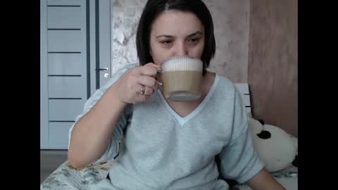 Snapshot of lorragrey chatting on December 17, 6:52 am LorraGrey online show from December 17, 6:52 am