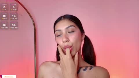 Snapshot of lorraine_28 chatting on July 27, 9:11 pm Soy Lorena online show from July 27, 9:11 pm