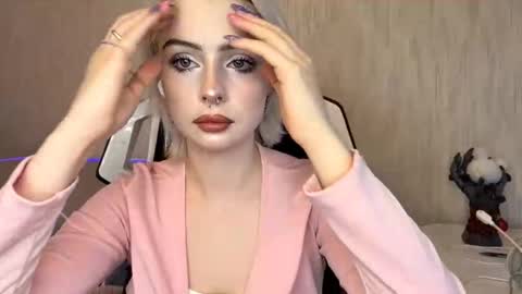 Isabel online show from November 22, 11:09 am