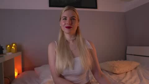 Lorrie online show from May 3, 12:11 pm