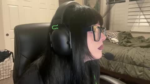 Snapshot of lottiepoppie chatting on September 21, 9:22 am Lottiepoppie online show from September 21, 9:22 am