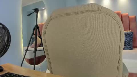 Snapshot of lou_rosse chatting on June 23, 7:23 pm Lou Rosse online show from June 23, 7:23 pm
