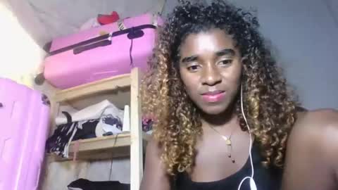 louane98 online show from February 6, 9:40 pm