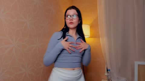 Snapshot of louellamc chatting on March 2, 6:15 pm Blondel online show from March 2, 6:15 pm