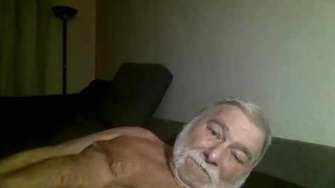 Snapshot of louis_chokdee chatting on December 15, 7:21 pm louis_chokdee online show from December 15, 7:21 pm