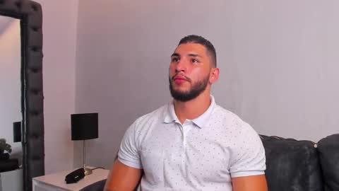 Louis online show from February 6, 9:51 pm