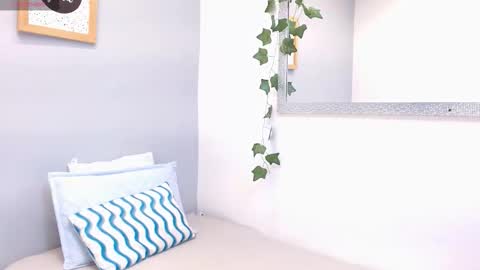 Snapshot of louis_k chatting on February 19, 11:28 am Louis K online show from February 19, 11:28 am