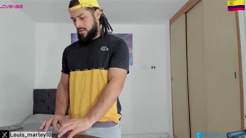 louis_marley_ online show from February 5, 9:08 pm