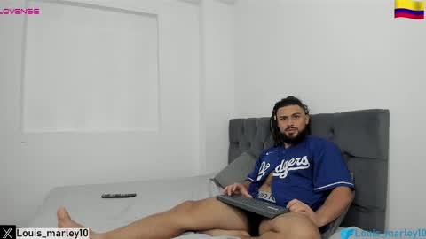 louis_marley_ online show from March 31, 8:53 pm