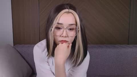 Kim online show from May 26, 7:54 pm