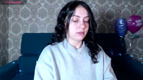 Snapshot of louise_phlox chatting on February 5, 4:27 am Louise online show from February 5, 4:27 am