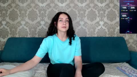 Snapshot of louise_phlox chatting on September 20, 7:09 am Louise online show from September 20, 7:09 am