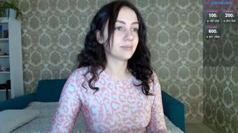 Snapshot of louise_phlox chatting on October 9, 7:28 am Louise online show from October 9, 7:28 am