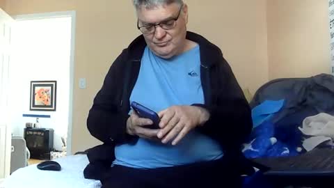 Snapshot of loumtl3 chatting on May 26, 3:08 pm loumtl3 online show from May 26, 3:08 pm