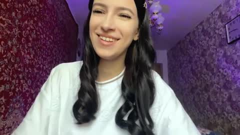 Snapshot of lourabesner chatting on May 22, 8:53 am Lora online show from May 22, 8:53 am