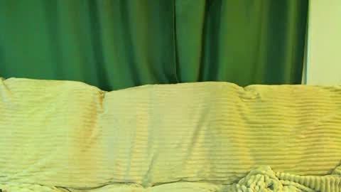 Cute face online show from February 12, 4:18 am