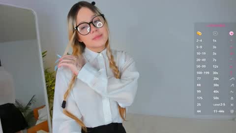 Eva online show from December 21, 1:29 pm