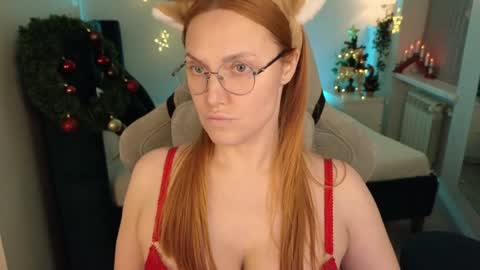 Snapshot of love_call chatting on December 24, 8:44 am love_call online show from December 24, 8:44 am